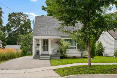 Welcome to 40 Perth Road, a charming and pristine 1½-storey home offering an affordable opportunity...