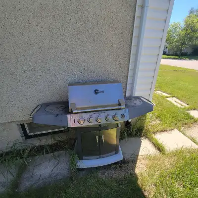 Free BBQ, View more