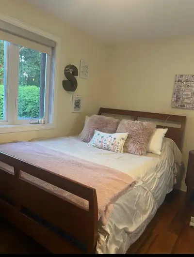 Ensemble de chambre à coucher en bois, View more