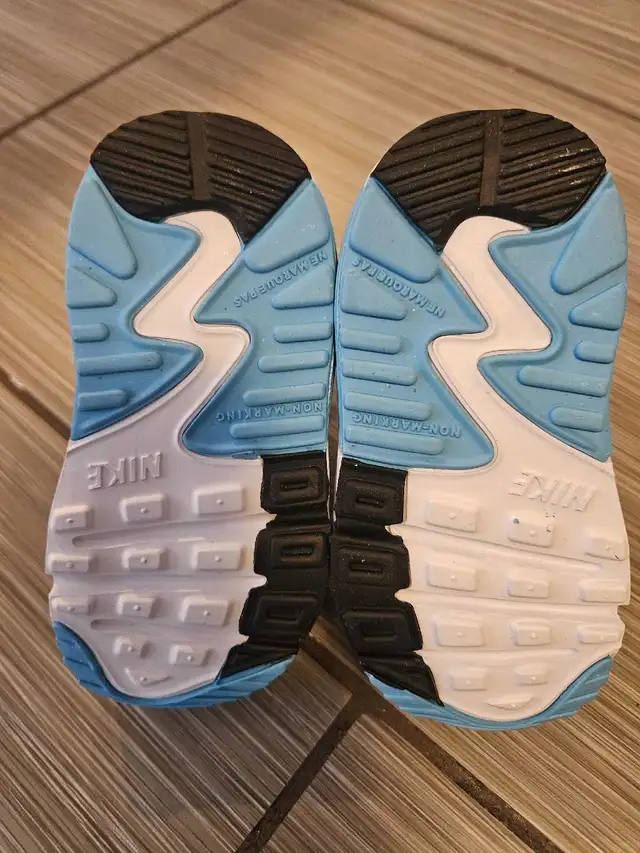 Jordan toddler shoes size 5 Bnib in Clothing - 2T in Calgary - Image 5