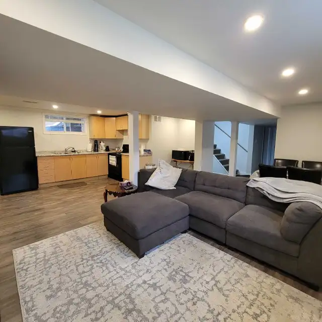 Stayner - Bright, clean, 2 bedroom basement apartment