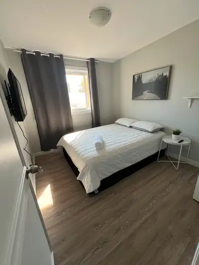 ROOM FOR RENT August 01
