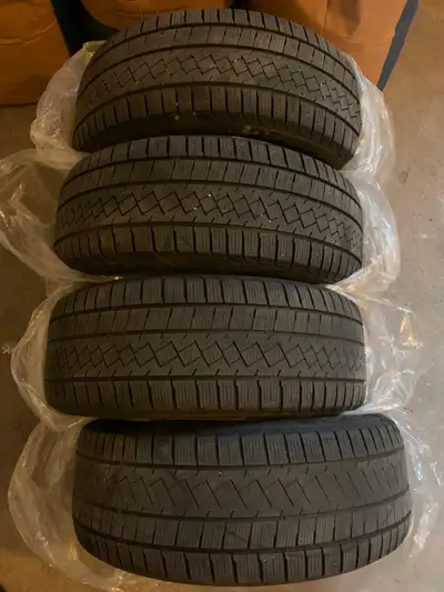 PIRELLI ICE ZERO ASIMMETRICO 205/55R16 - 91H M+S Aucune jante incluse Vendus sans garantie Paiement...