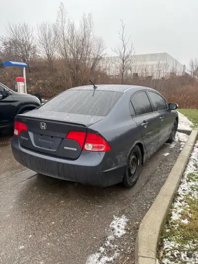 Selling my 2006 Honda Civic Hybrid with 168,000 km. Negotiable. The car has been very well maintaine...