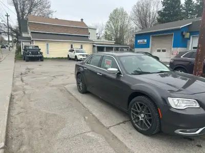 Chrysler 300C - 2015 AWD