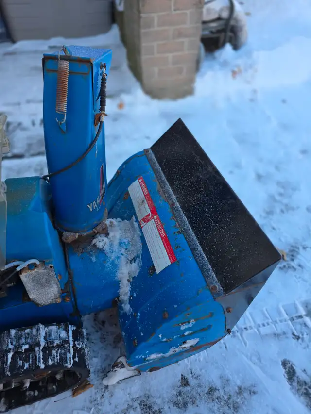 Yamaha YS624 Snowblower With Rubber Tracks Similar To The Honda in Snowblowers in Windsor Region - Image 4