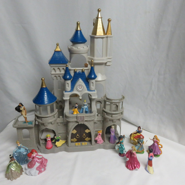 Disney World Cinderella Castle Purchased in USA Retail $200 in Toys & Games in Red Deer - Image 2