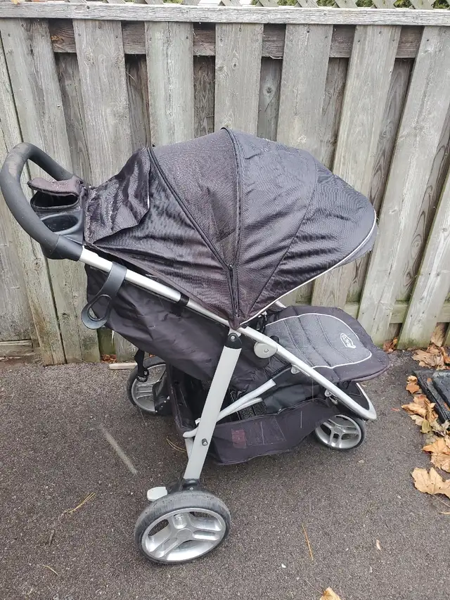 STROLLER in Strollers, Carriers & Car Seats in Brantford - Image 2