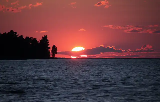 Secluded Three Bedroom Cottage Lake Nipissing in Ontario in Canada - Image 11