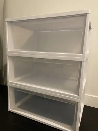 commode à 3 tiroirs | 3 drawer dresser, View more