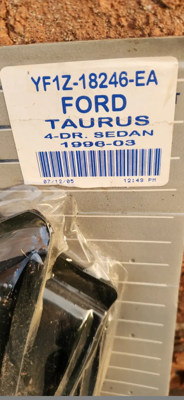 Taurus side window deflector in Other Parts & Accessories in Owen Sound - Image 3