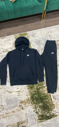 Black Nike tracksuit (extra small womans)