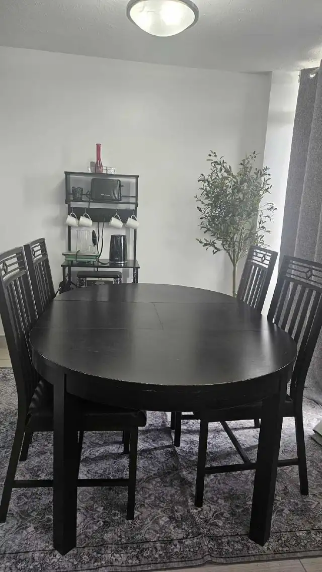 Dark Wood Dining Table and 4 Chairs in Dining Tables & Sets in City of Toronto - Image 3