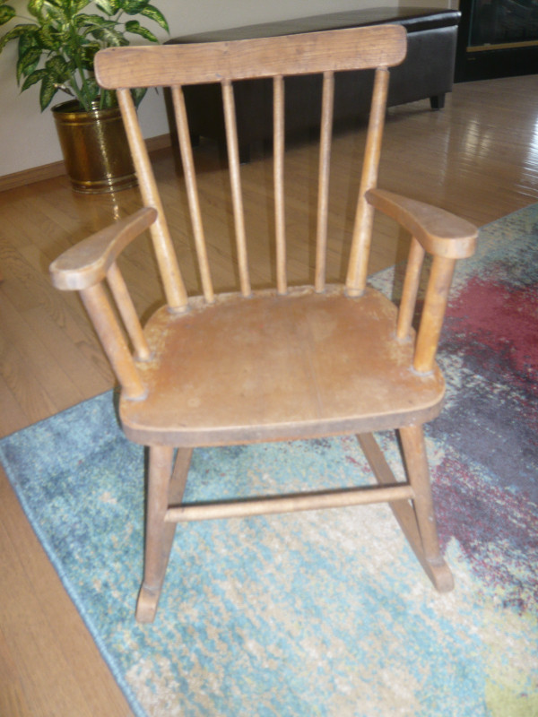 Vintage childs rocking chair in Chairs & Recliners in Edmonton
