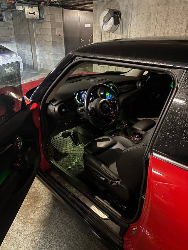MINI Cooper SE 3 Door — photo 3