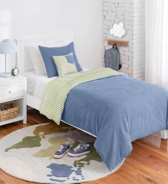 NEW Martha Stewart Kids 3-piece Comforter Set - Denim Blue TWIN in Bedding in Calgary