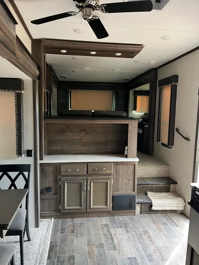 2018 Montana 374FL 5th Wheel Camper in Travel Trailers & Campers in Regina - Image 6