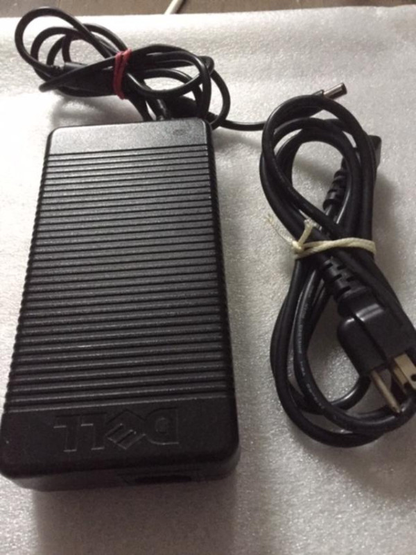 240W 19.5V 10.8A Genuine Dell Charger 7.4*5.0mm AC Adapter in Laptop Accessories in Markham / York Region - Image 3