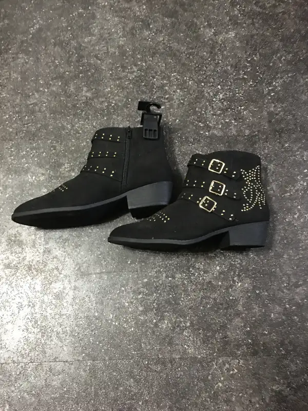 WOMEN’S COWBOY BOOTS in Women's - Shoes in Edmonton - Image 4