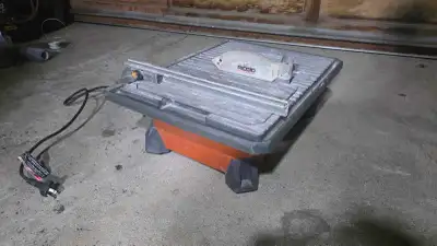 RIDGID 7” Wet Tile Saw / Wet Saw – Fully Working, View more