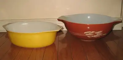 Vintage Pyrex Bowls / Corning ware & more, View more