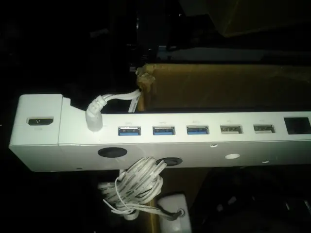 LANDING ZONE LZ3015A LZ3015A USB HDMI Macbook Pro Docking Statio in Other in City of Montréal - Image 2