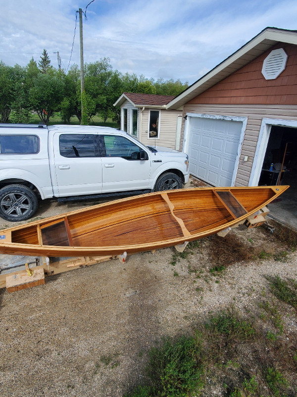 canoe for sale in Canoes, Kayaks & Paddles in Winnipeg - Image 2