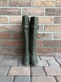 Green Texture Fabric Fashion Boots: Women Size 6