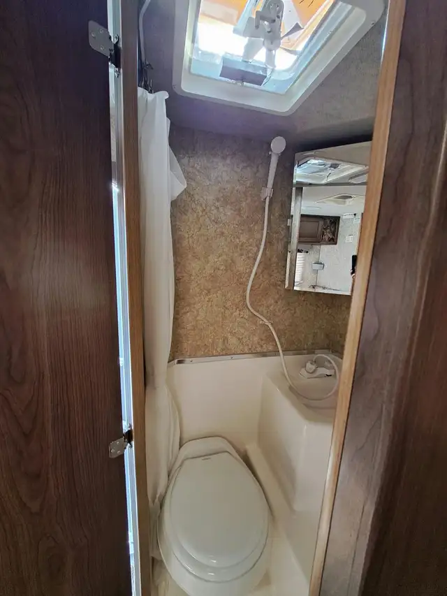2021 Travelaire 80WS Model 1/2 ton Camper in Travel Trailers & Campers in Cowichan Valley / Duncan - Image 9