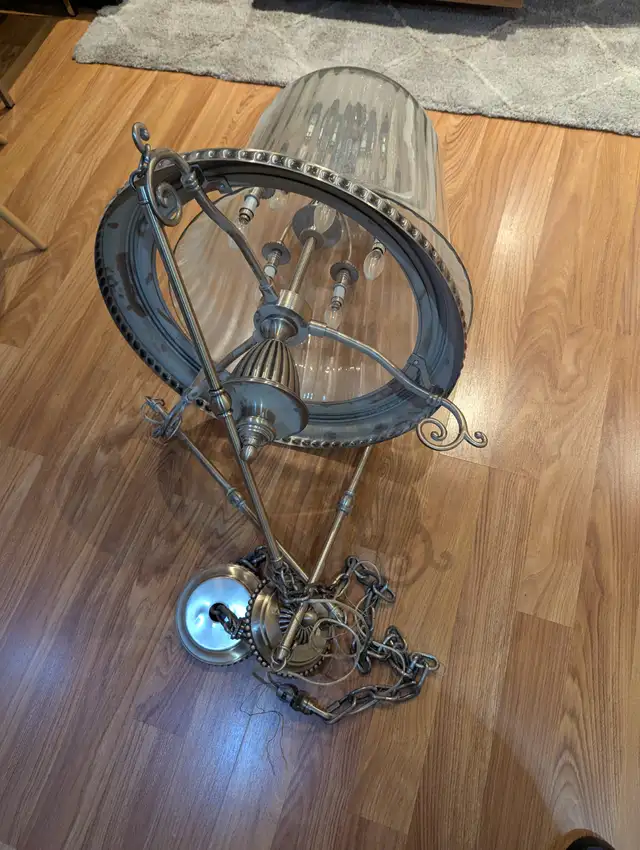Chandelier in Indoor Lighting & Fans in Mississauga / Peel Region - Image 3