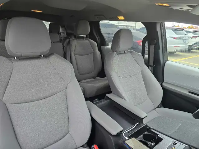 sienna 2025 for transfer you everywhere and everytime in Rideshare in City of Toronto - Image 4