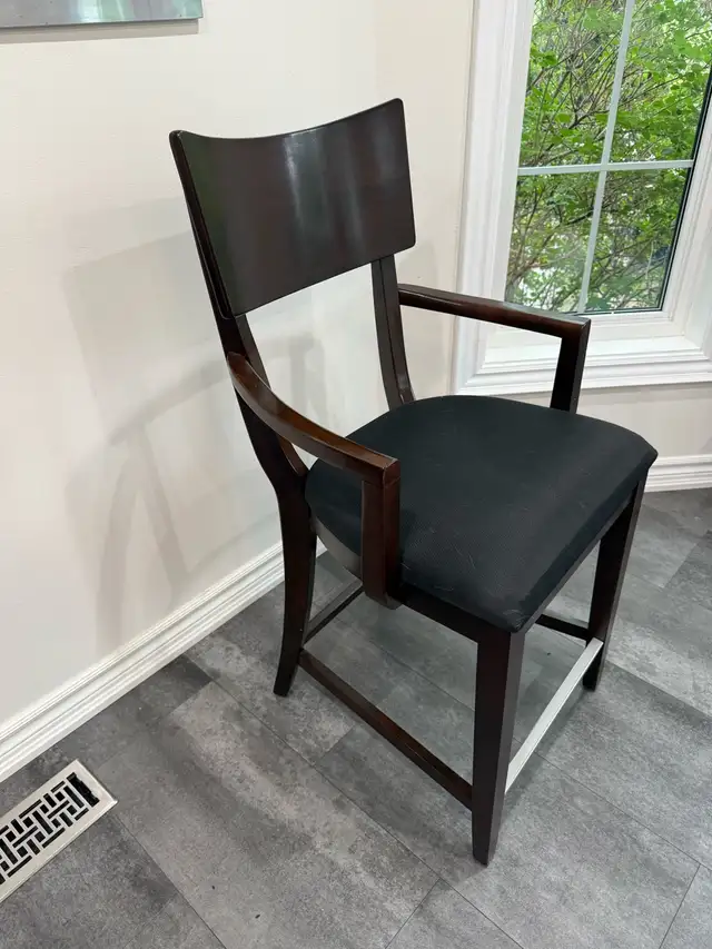 Glass top counter height kitchen table with 4 chairs in Dining Tables & Sets in Markham / York Region - Image 5