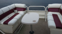 20' Bentley Pontoon Boat