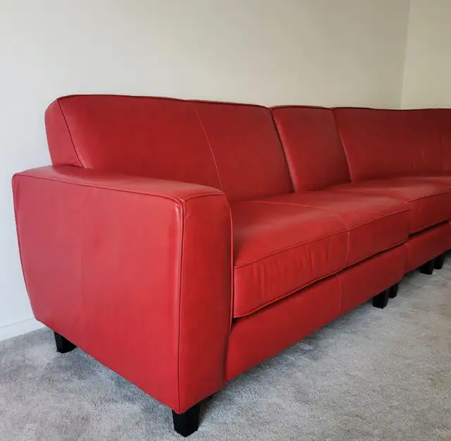 Adjustable like new real leather sectional couch can deliver in Couches & Futons in Sarnia - Image 8