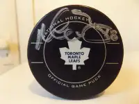 ORIGINAL MIKE BROWN SIGNED TORONTO MAPLE LEAFS HOCKEY PUCK