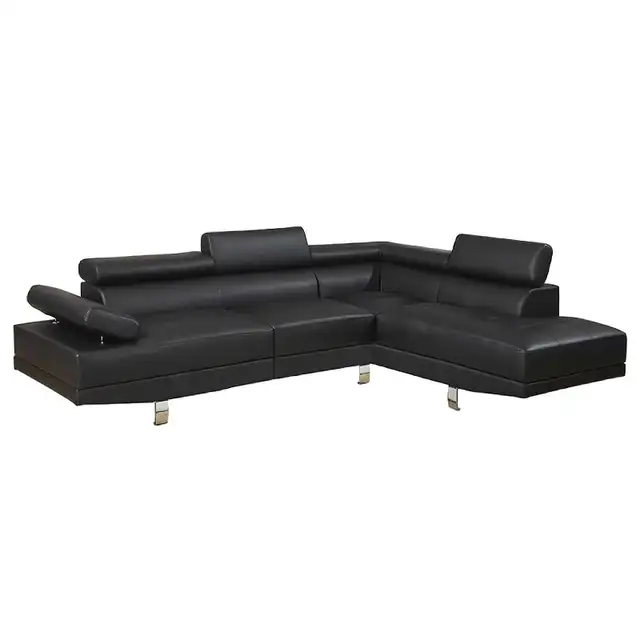 Leather Sectional with Adjustable Headrest and Chaise in Couches & Futons in Kingston - Image 6