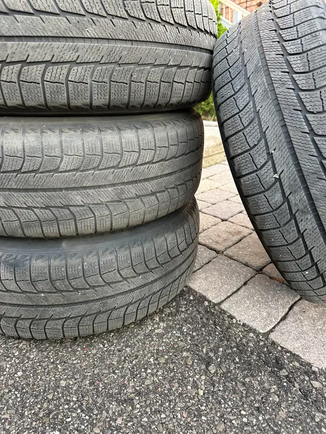 Michelin 4 winter tires 225/65R17 in Tires & Rims in Markham / York Region - Image 4