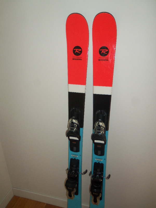 Ski alpin TWIN TIP rossignol 138 cm fixes adulte dans Ski  à Granby - Image 2