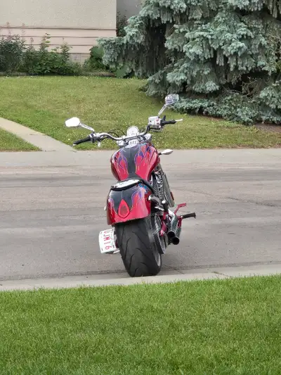 2007 Victory Jackpot for Sale. 106 cubic inch with a 6 speed transmission. Lots of power and sounds...