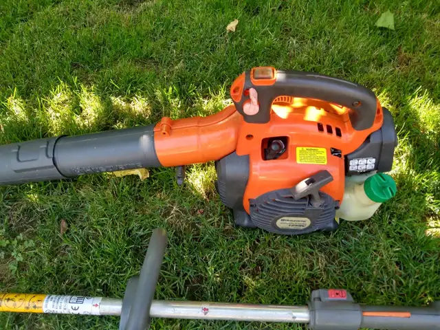 HUSQVARNA TRIMMER AND BLOWER in Lawnmowers & Leaf Blowers in Windsor Region - Image 4