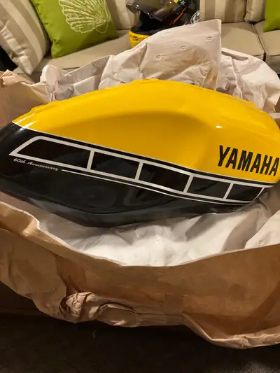 This the OEM right side fuel tank cover for 2016 XSR900 60th Anniversary model. Excellent condition,...