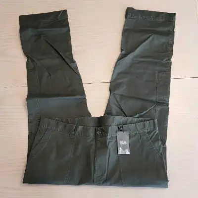 Mountain Hardware size 42 Cederberg men's utility pant, View more
