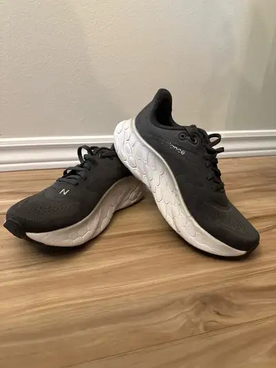 Women’s New Balance Runners (sz 9), View more