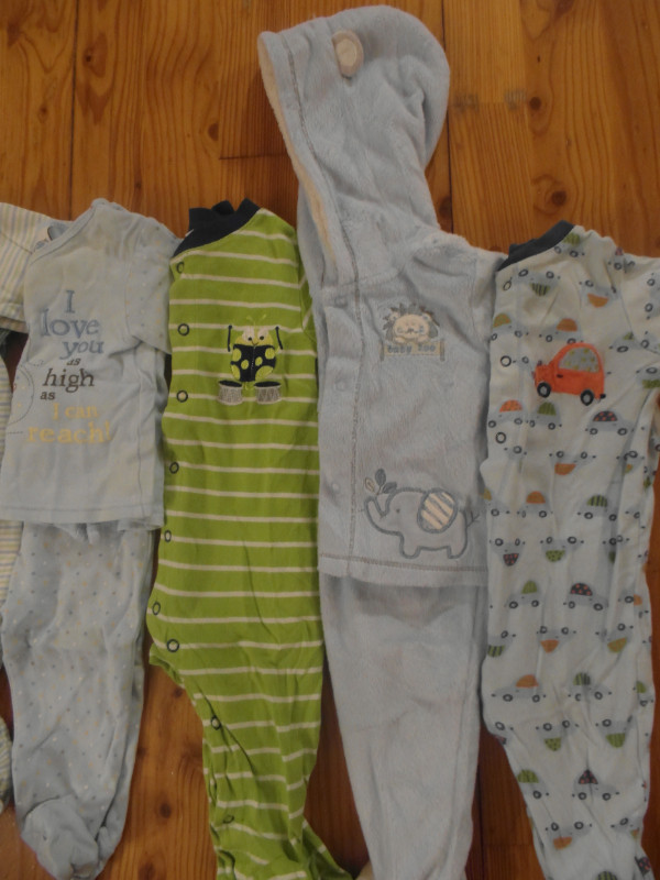 Lot de pyjama d'hiver de 9 mois pour garçon dans Vêtements - 9 à 12 mois  à Laval/Rive Nord - Image 4