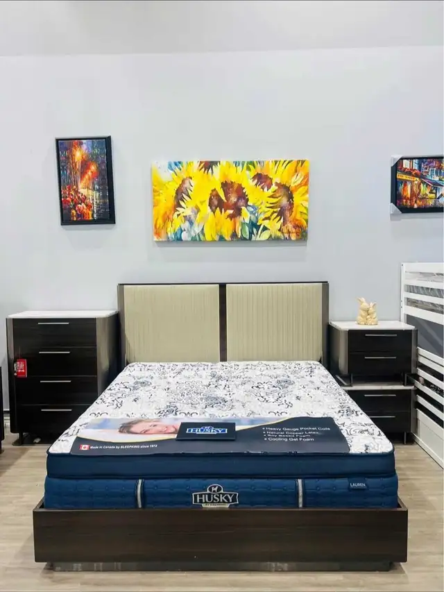 bedroom set in Dressers & Wardrobes in City of Montréal - Image 2