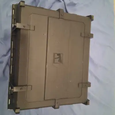 A non-used carrying box in good condition, youre welcome to inspect before buying.