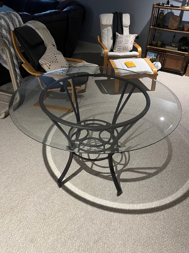 Beveled Glass Round Table in Dining Tables & Sets in Belleville - Image 3