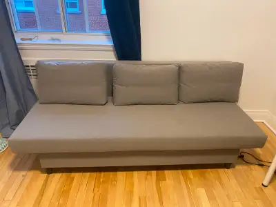 Canapé-lit gris IKEA ALVDALEN avec 3 coussins, View more