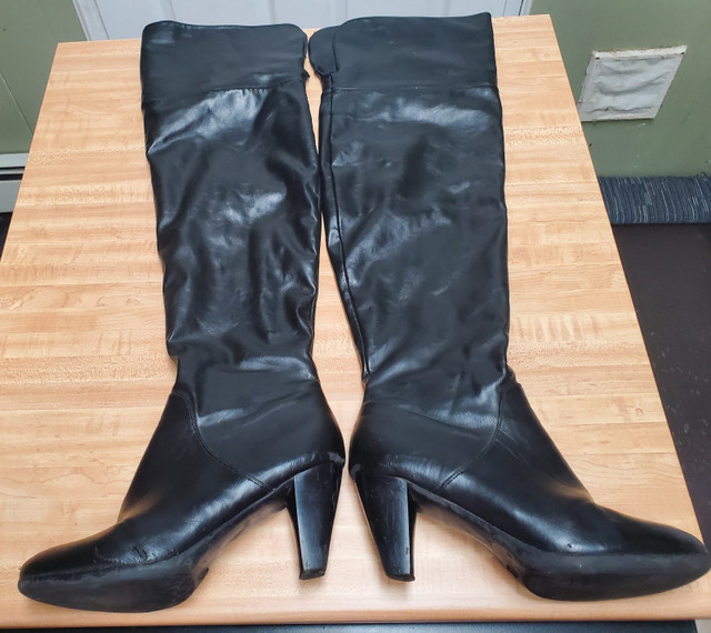 Vangelo heel knee high lined black boots. Size 9 / Euro 40p in Women's - Shoes in Markham / York Region