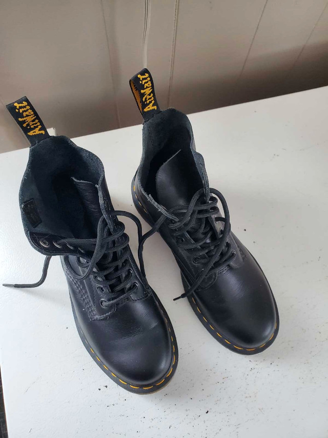 Dr Martens in Women's - Shoes in Fredericton - Image 2